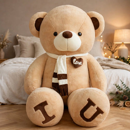 L'ours en peluche géant avec T-shirt ou foulard